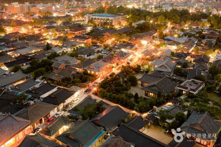Nightscape of Jeonju Hanok Village