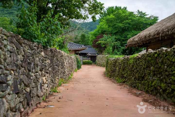Oeam Folk Village