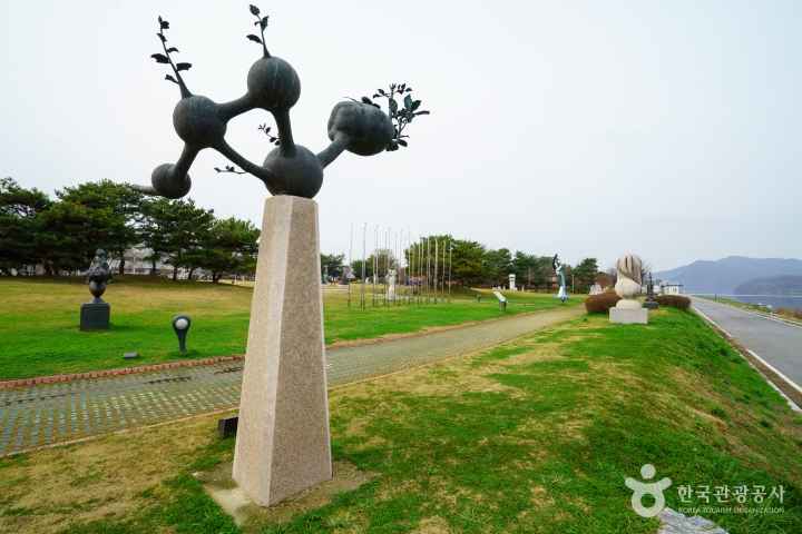 Jungangtap History Park