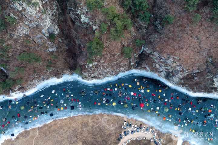 A Spectrum of Dreams on Ice