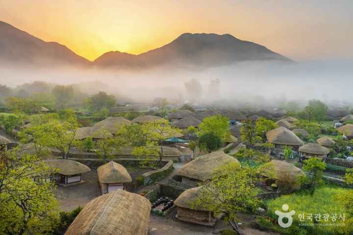 Spring in Naganeupsong Folk Village
