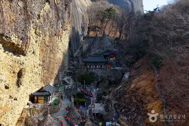 Maisan Tapsa Temple