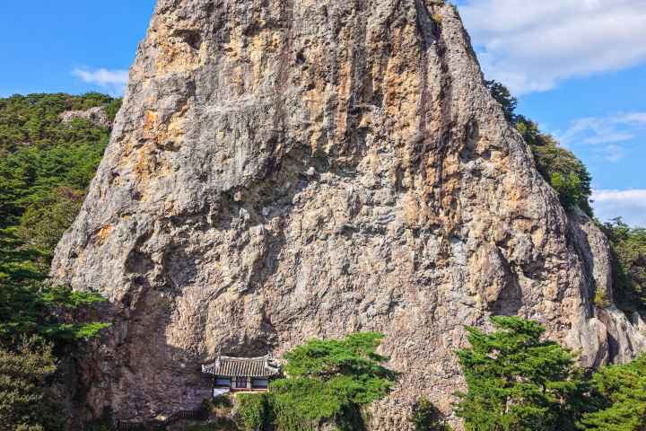 Gochang Byeongbawi Rock and Surroundings