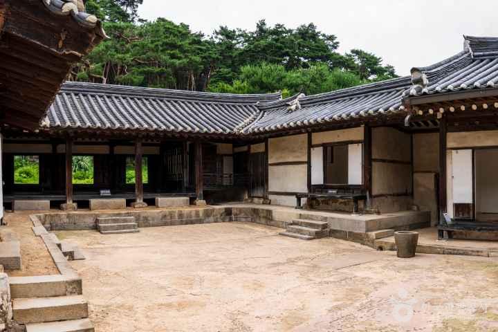 현충사