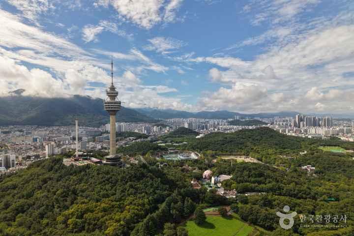 E-World 83 Tower