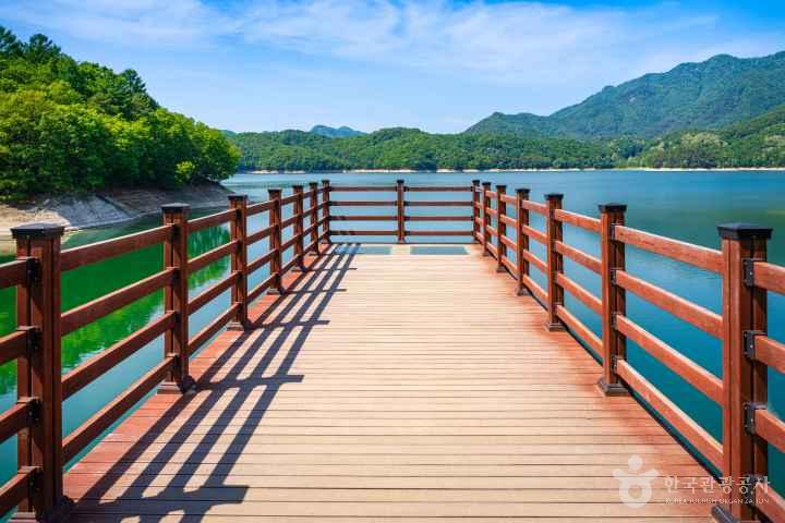 Hoengseonghosugil Trail