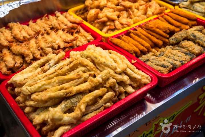 Sokcho Tourist & Fishery Market