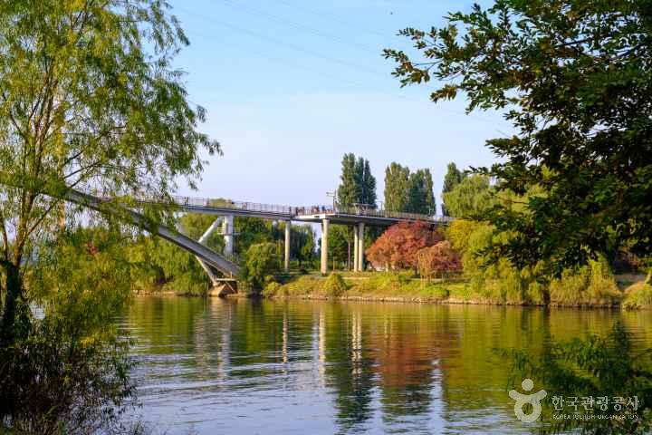Yanghwa Hangang Park