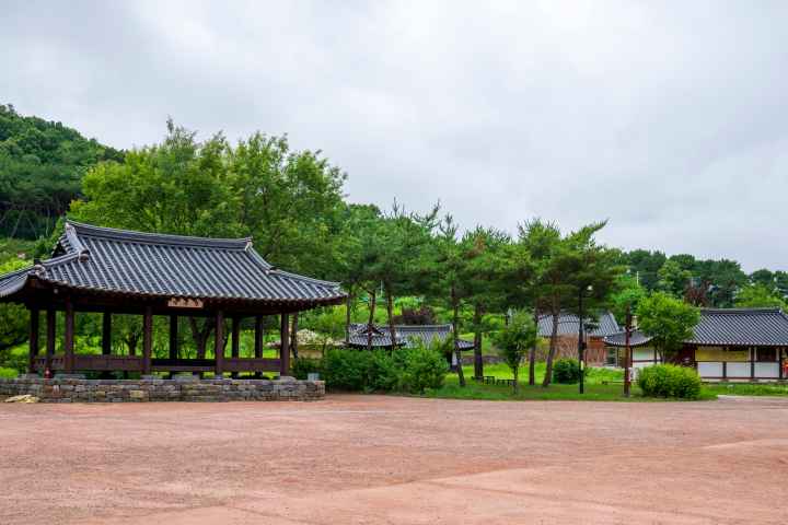 Oeam Folk Village