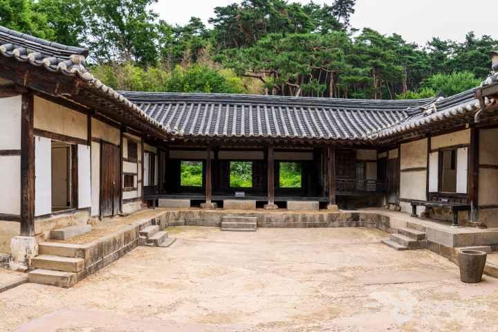 현충사