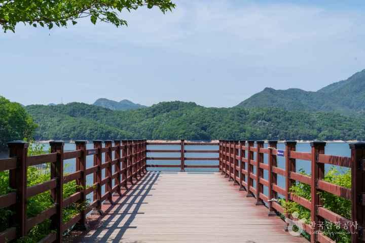 Hoengseonghosugil Trail