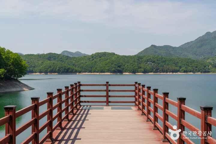 Hoengseonghosugil Trail
