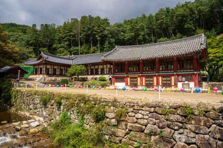 Gimcheon Cheongamsa Temple