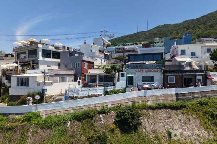 Huinnyeoul Culture Village