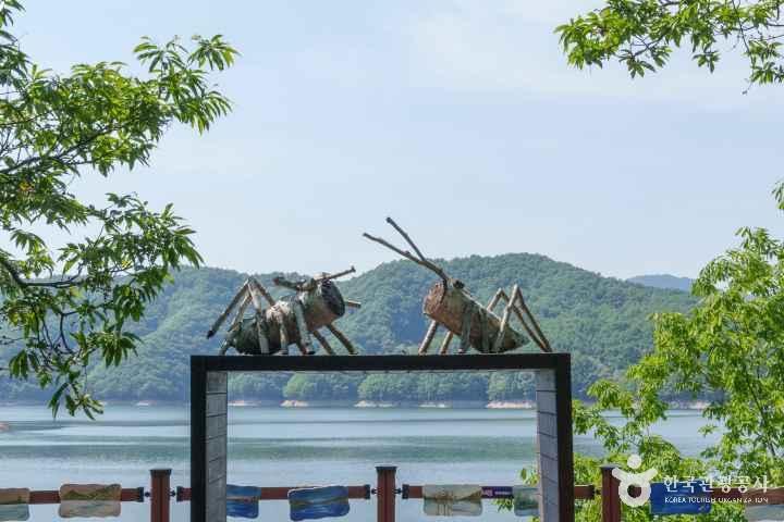 Hoengseonghosugil Trail