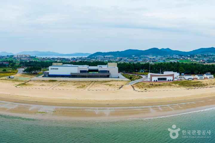 Sinji Myeongsasimni Beach